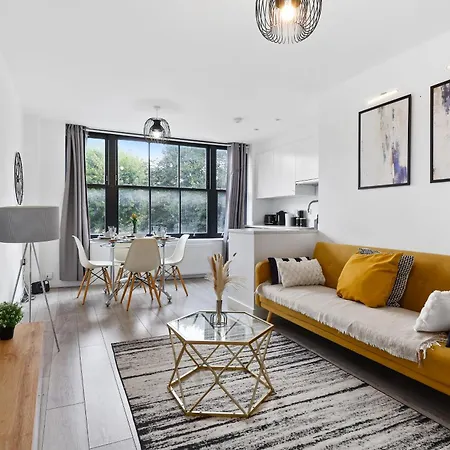 Premium 3 Bedroom Apartment 5 Minutes To Central London Enjoy Cashback For All September Stays